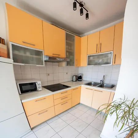 Luka Apartment *